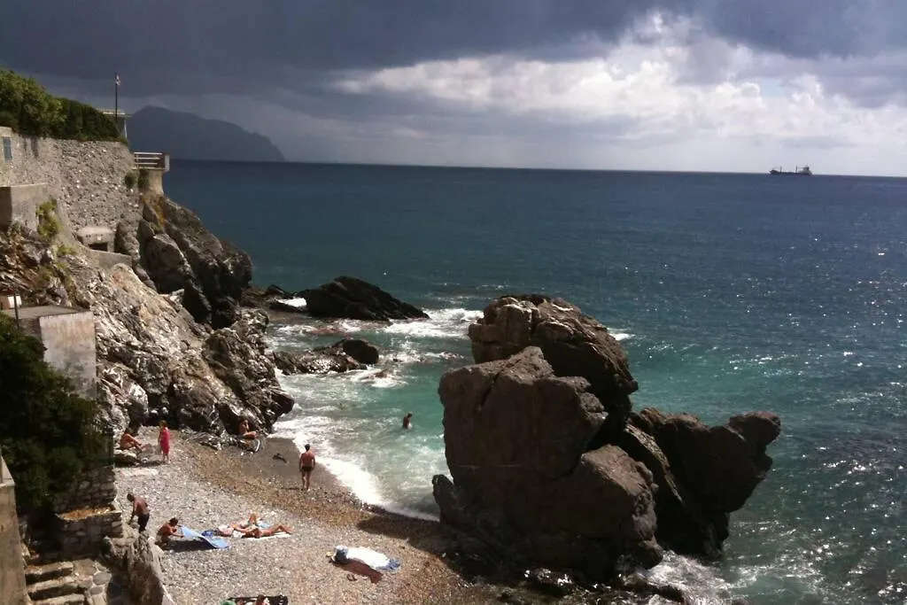 Romantic Sea View Flat In Genova