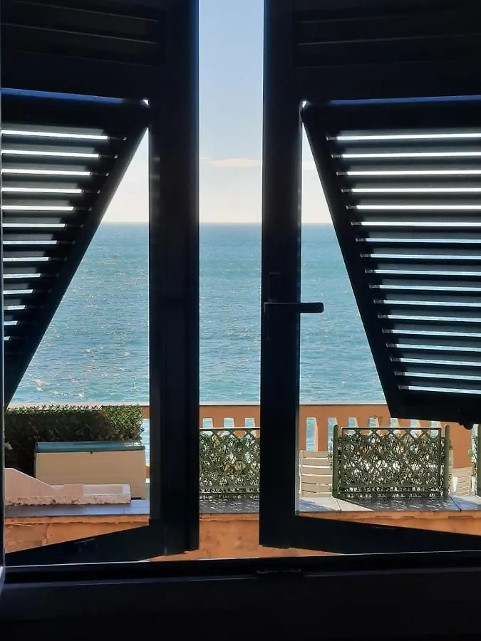 Romantic Sea View Flat In Genova